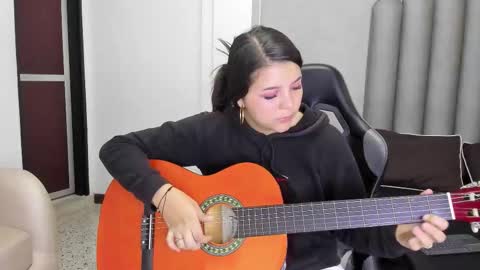 charlottee_starr online show from 12-05-25, 08:16