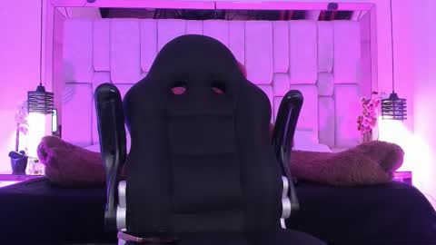 Charlotte online show from 01-19-26, 03:43