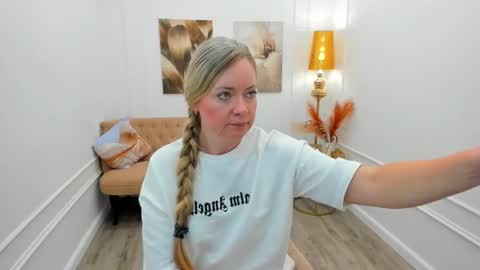 Snapshot of charlottekerti chatting on 06-19-26, 12:31 Charlotte online show from 06-19-26, 12:31
