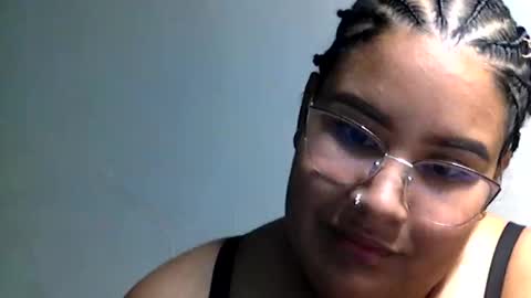 Snapshot of charlottequeen_21 chatting on 05-11-26, 02:06 charlottequeen_21 online show from 05-11-26, 02:06