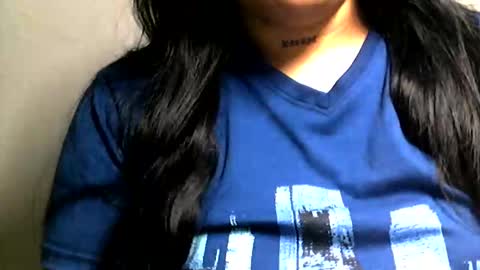 Snapshot of charlottequeen_21 chatting on 06-05-26, 02:23 charlottequeen_21 online show from 06-05-26, 02:23