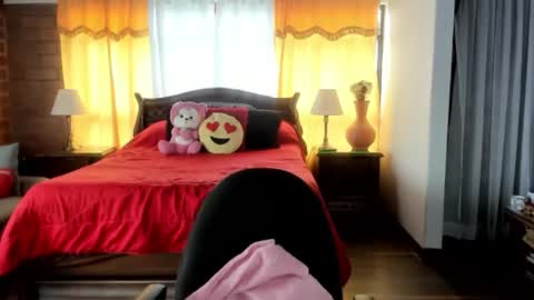 Snapshot of charlottewillson chatting on 02-21-26, 04:30 Charlotte online show from 02-21-26, 04:30