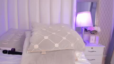 Snapshot of charlottreid chatting on 01-09-25, 03:34 Charlot Treid online show from 01-09-25, 03:34