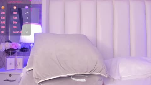 Snapshot of charlottreid chatting on 02-18-25, 05:42 Charlot Treid online show from 02-18-25, 05:42