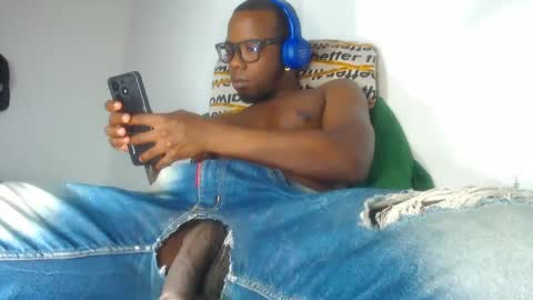 Snapshot of charly_vergonti_ chatting on 09-16-25, 01:39 charly_vergonti_ online show from 09-16-25, 01:39