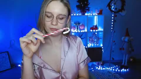 Michelle  online show from 12-29-24, 04:05