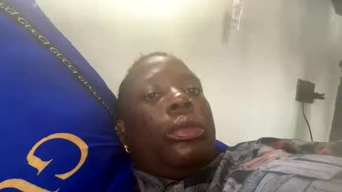 charmingaura22 online show from 04-19-26, 03:44