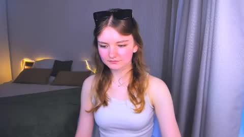 Snapshot of charminglookeva chatting on 06-08-26, 11:10 Im Eva online show from 06-08-26, 11:10