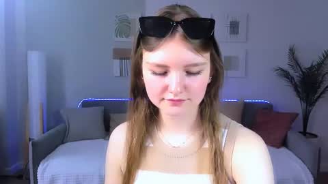 Snapshot of charminglookeva chatting on 06-24-26, 11:20 Im Eva online show from 06-24-26, 11:20
