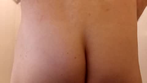 Snapshot of charmmer123 chatting on 05-05-26, 06:21 charmmer123 online show from 05-05-26, 06:21