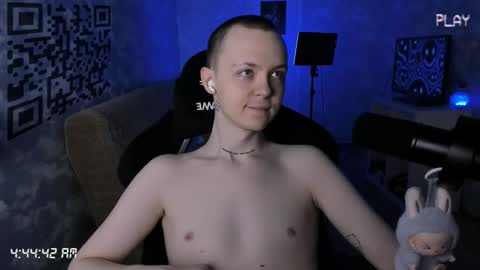 lynxy online show from 12-18-25, 01:44