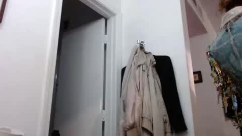 Snapshot of charr1barr chatting on 11-12-25, 09:10 Miss Chocolate online show from 11-12-25, 09:10