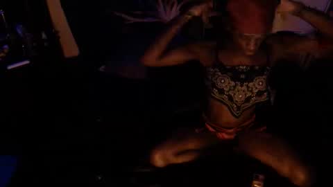 Snapshot of charr1barr chatting on 11-16-25, 05:35 Miss Chocolate online show from 11-16-25, 05:35