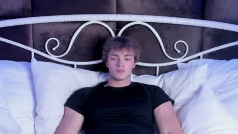 Chase online show from 09-26-25, 10:41