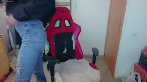 Snapshot of chased12 chatting on 11-02-25, 01:08 Chasey online show from 11-02-25, 01:08