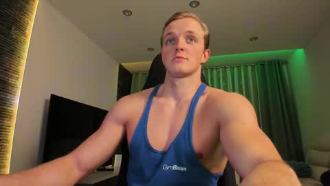 Snapshot of chasereed_ chatting on 10-19-25, 02:40 Chase Reed online show from 10-19-25, 02:40