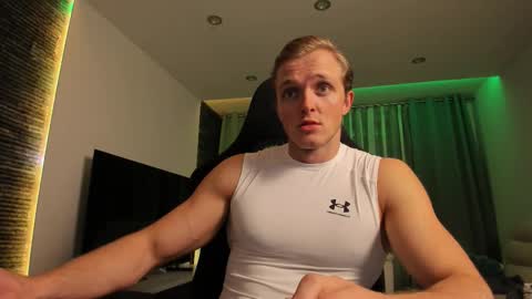 Snapshot of chasereed_ chatting on 11-06-25, 10:32 Chase Reed online show from 11-06-25, 10:32