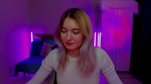 Snapshot of chatur_lady_ chatting on 12-26-24, 08:28 Betty online show from 12-26-24, 08:28