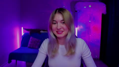 Snapshot of chatur_lady_ chatting on 12-28-24, 02:01 Betty online show from 12-28-24, 02:01