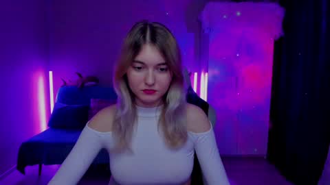 Snapshot of chatur_lady_ chatting on 01-09-25, 10:09 Betty online show from 01-09-25, 10:09