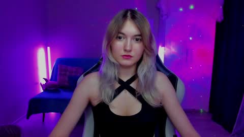 Snapshot of chatur_lady_ chatting on 01-27-25, 07:03 Betty online show from 01-27-25, 07:03