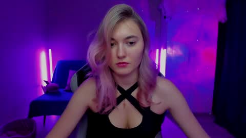 Snapshot of chatur_lady_ chatting on 01-30-25, 02:04 Betty online show from 01-30-25, 02:04