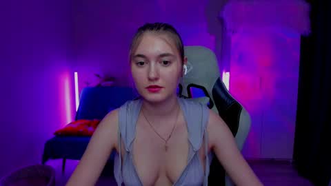 Snapshot of chatur_lady_ chatting on 02-14-25, 07:12 Betty online show from 02-14-25, 07:12