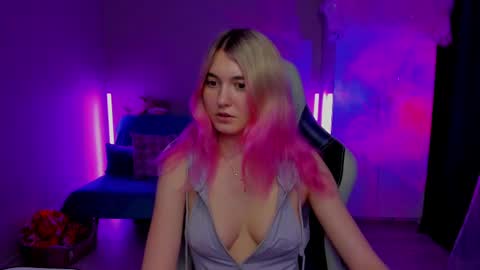 Snapshot of chatur_lady_ chatting on 02-24-25, 02:58 Betty online show from 02-24-25, 02:58