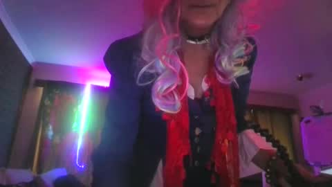 We Chat online show from 10-15-25, 02:22