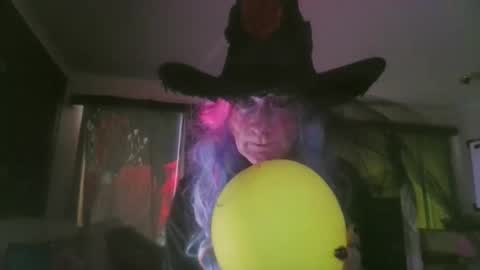 We Chat online show from 10-24-25, 03:36