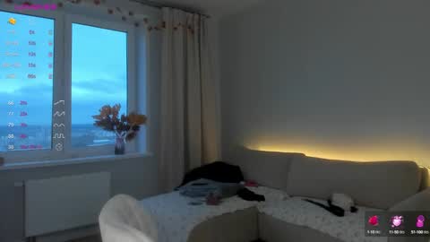 Snapshot of chaturrbaby chatting on 09-30-25, 01:27 Em online show from 09-30-25, 01:27