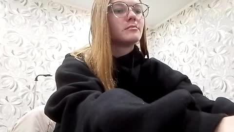 Snapshot of chauknispel chatting on 05-26-26, 10:39 Olivia online show from 05-26-26, 10:39