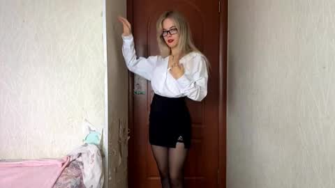 Milissa online show from 09-21-25, 07:32
