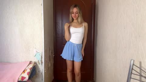 Milissa online show from 09-28-25, 07:25