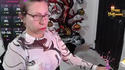 CHAYLA VICTORIA RUIZ  online show from 11-01-25, 09:11