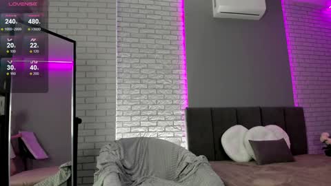 Snapshot of check_me_jennifer chatting on 12-09-24, 10:11 Jenny please dont forget to thumbs up me online show from 12-09-24, 10:11