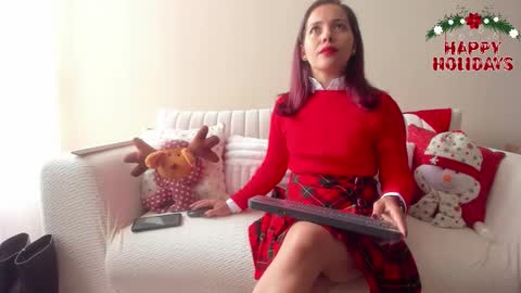 Snapshot of cheek_chic12 chatting on 12-22-25, 06:38 Regina Phalange online show from 12-22-25, 06:38