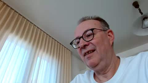 Snapshot of cheer2u chatting on 01-15-25, 11:00 cheer2u online show from 01-15-25, 11:00