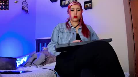 Snapshot of cheeryl chatting on 01-18-25, 12:57 Miss Cheeryl online show from 01-18-25, 12:57