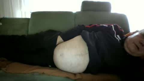 Snapshot of cheesy4444 chatting on 10-25-25, 12:02 Tom online show from 10-25-25, 12:02