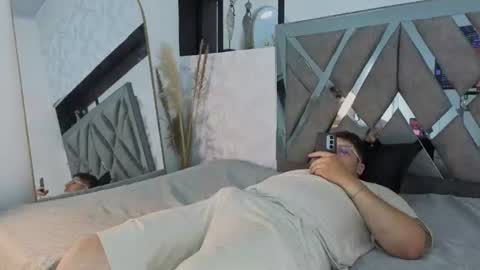   online show from 06-21-26, 04:04