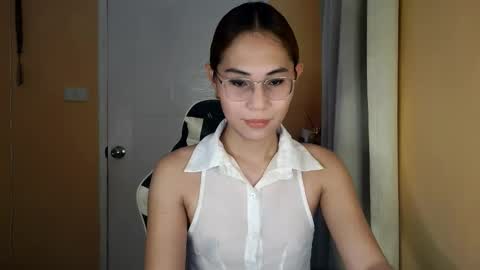 Snapshot of chelly4u69 chatting on 03-22-26, 10:46 chelly4u69 online show from 03-22-26, 10:46