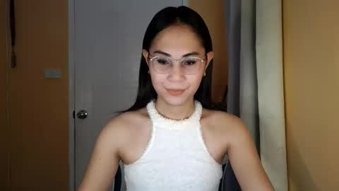 Snapshot of chelly4u69 chatting on 03-27-26, 10:48 chelly4u69 online show from 03-27-26, 10:48