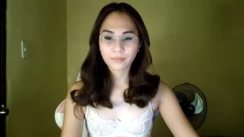 Snapshot of chelly4u69 chatting on 05-19-26, 01:22 chelly4u69 online show from 05-19-26, 01:22
