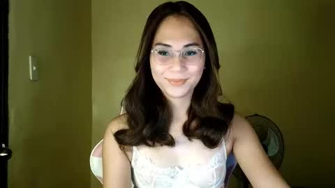 Snapshot of chelly4u69 chatting on 05-19-26, 01:56 chelly4u69 online show from 05-19-26, 01:56