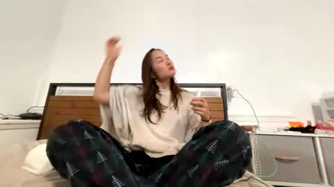 chellybear101 online show from 02-09-26, 03:38