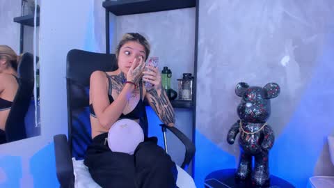 Chelsea  online show from 01-28-25, 05:56