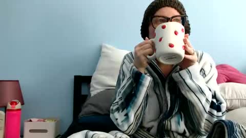 Snapshot of chelseasentra1 chatting on 12-15-25, 03:49 Chelsea online show from 12-15-25, 03:49