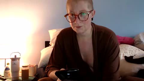 Chelsea online show from 04-19-26, 03:22