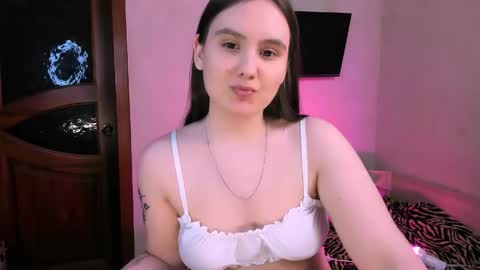 Snapshot of chelsyluxex chatting on 05-14-26, 06:53 Chelsy Luxe online show from 05-14-26, 06:53